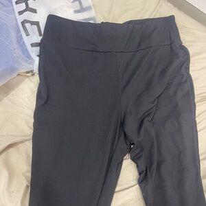 WOMEN Black Leggings